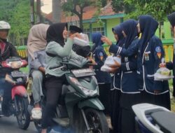 SMPN 1 Peterongan Jombang Berbagi Takjil dan Santuni Anak Yatim, Tanamkan Kepedulian Sosial di Bulan Ramadhan