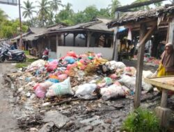 Sampah Menggunung di Pasar Pagelaran, Warga dan Pedagang Keluhkan Bau Menyengat